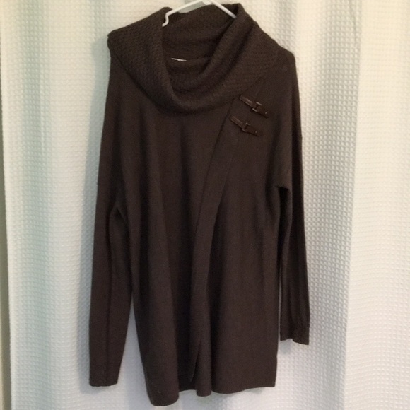 ELLEN TRACY - Super Chic Brown Sweater with Buckle Detail - Size: Large - Picture 6 of 13